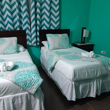 Bailey'S Bed And Breakfast Runaway Bay Eksteriør billede