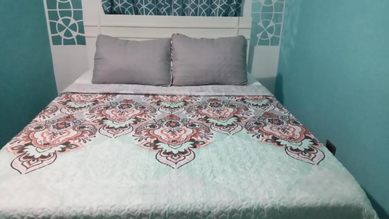 Bailey'S Bed And Breakfast Runaway Bay Eksteriør billede