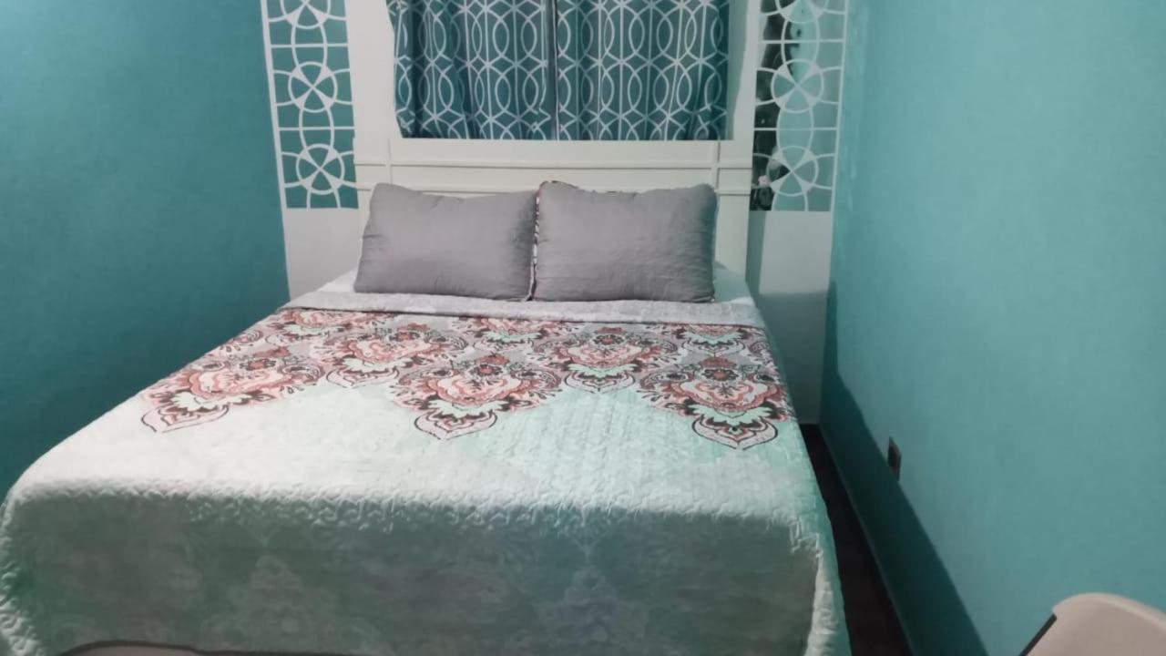 Bailey'S Bed And Breakfast Runaway Bay Eksteriør billede