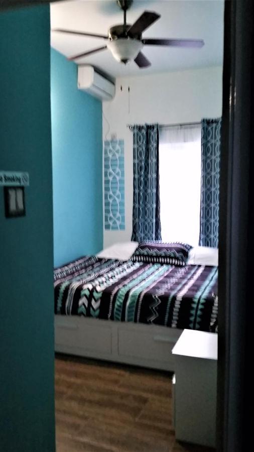 Bailey'S Bed And Breakfast Runaway Bay Eksteriør billede