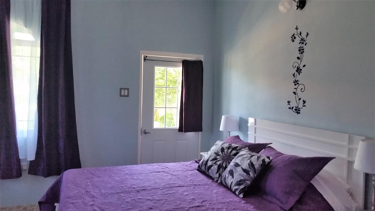 Bailey'S Bed And Breakfast Runaway Bay Eksteriør billede